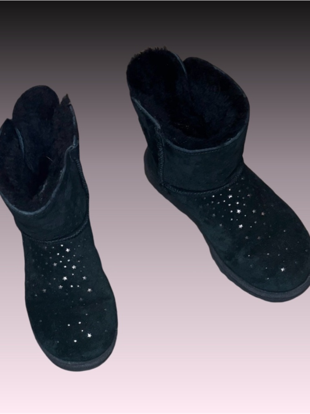 I.S.O. - UGG StarGirl Mini in black size 7